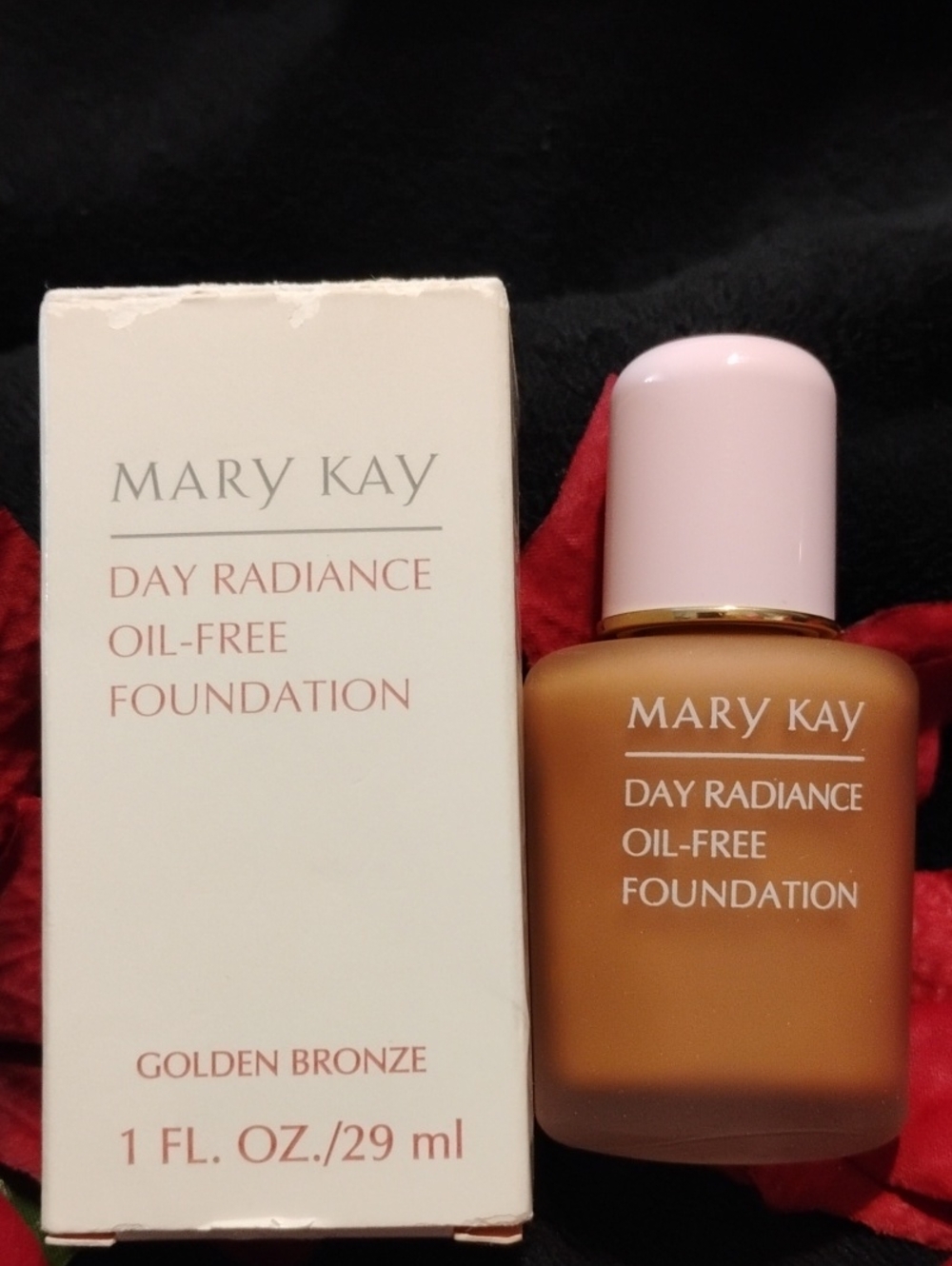 Golden Bronze Day Radiance Oil-Free Foundation